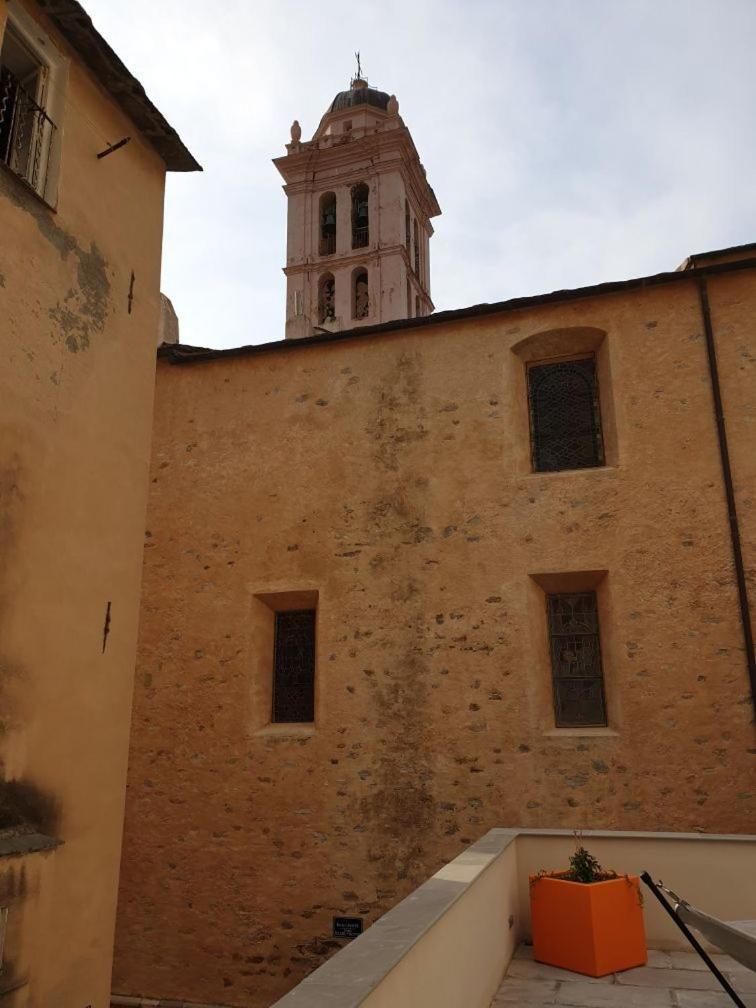 De Charme Au Coeur De La Citadelle De Bastia (Corsica)